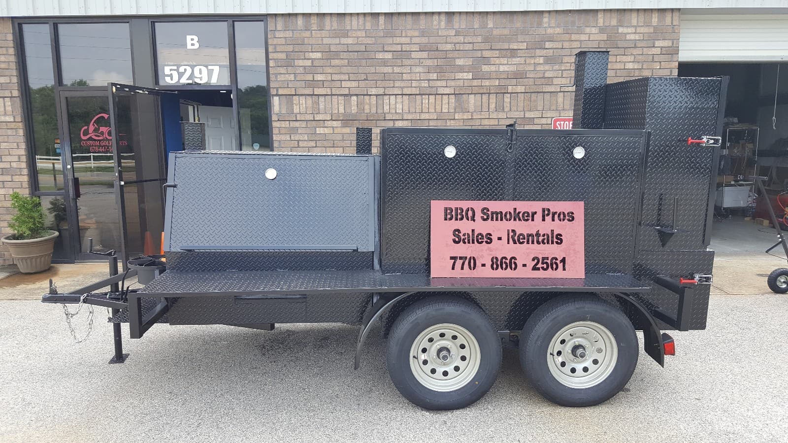 Big Foot — Sink-Equipped Catering Rig